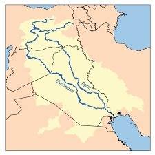 Me fast ! give me a separate picture of the euphrates river and the tigris river on the map and clea