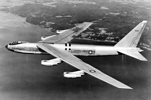 Why is the b-52 bomber a classic still to this day?