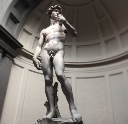 What makes michelangelo's david stand out from all other depictions of the same character?