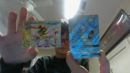 Who likes poke and let me know witch 1 you like these are my fav (ignore my face its ugly)