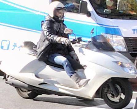 Im in love with this motorcycle! Except its in Japan . . . and Im to young to drive. I am going to