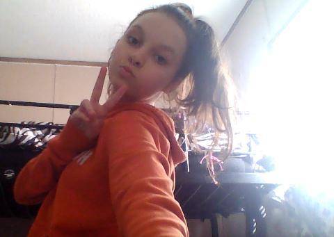 This is me :D

I'm 12 (almost 13)
4'11 ye im short as heck
thats all u get heheheheh
(sadly a nerd