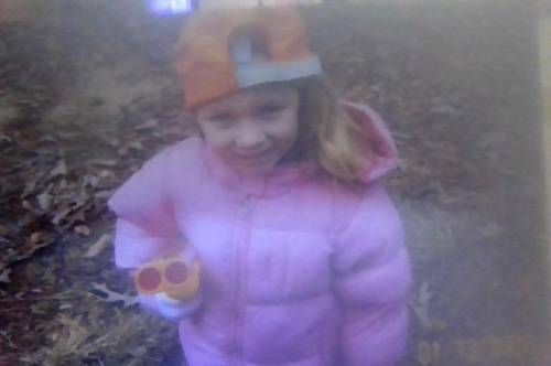 Ik they blurry bc my camera on my laptop suxx but was i cute as a little kid lollll?