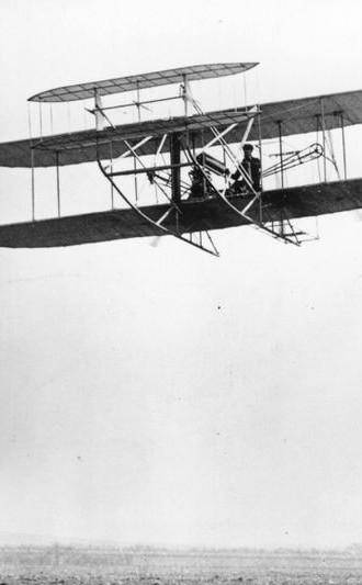 Image of a wright brothers plane​
