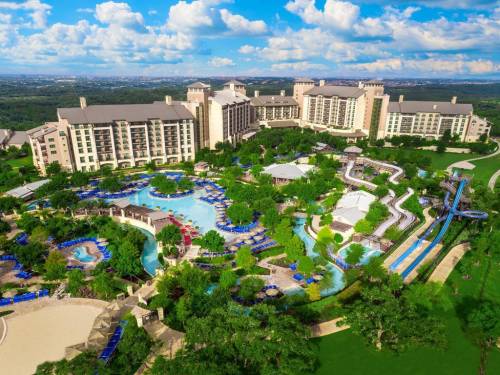 If u had to choose where would u go Splashtown or the JW Marriott suit S.A Hill country resort and