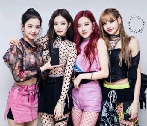 DOES ANYONE KNOWS BLACKPINK ​