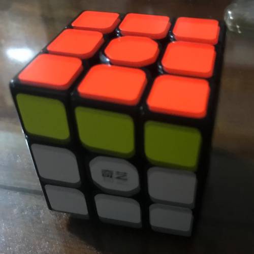 How many seconds do you think this cube will turn 360 degrees? Yellow facing front, white facing ba