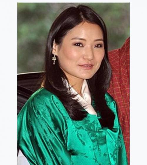 Write 100 words of our bhutanese queen​